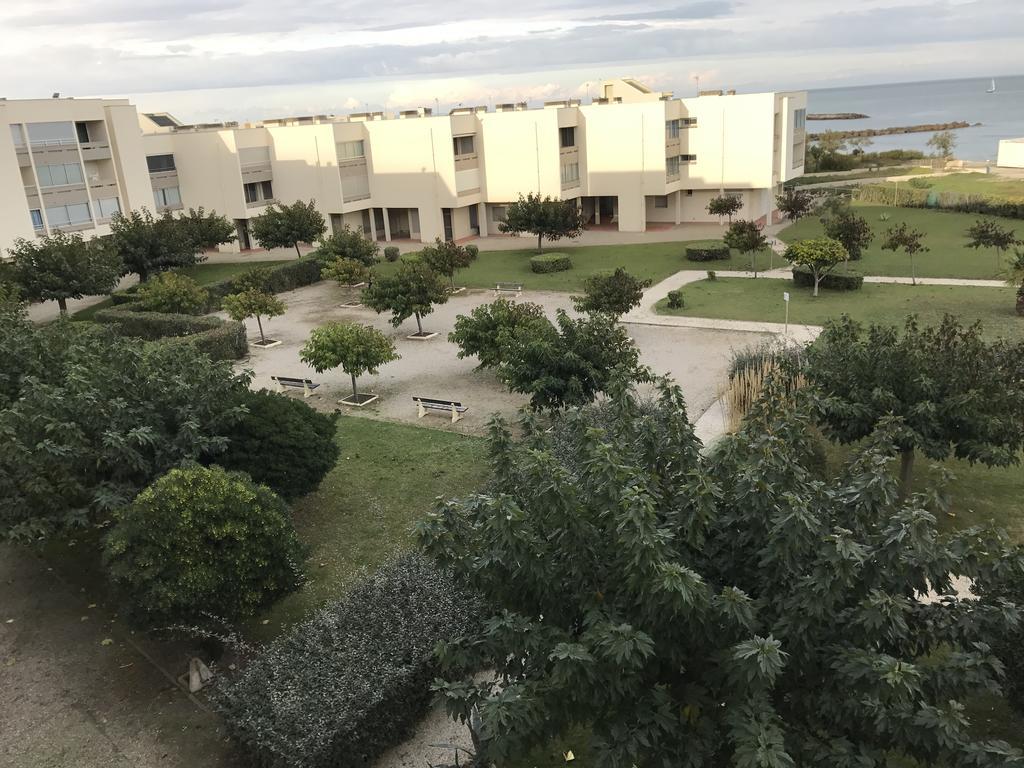 Res Port St.Ange Apartment Le Barcares Bagian luar foto